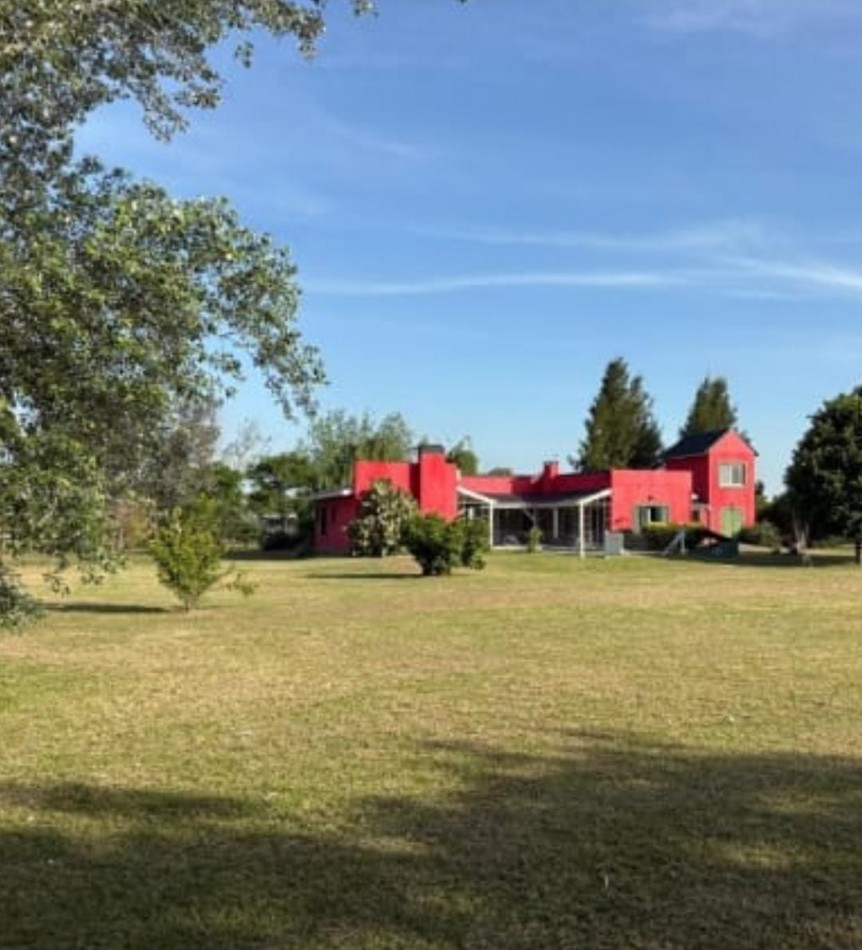 Casa de 300 m² en venta - Estancia Las Lilas, Lujan - Piscina, galeria, 1 o 2 ha