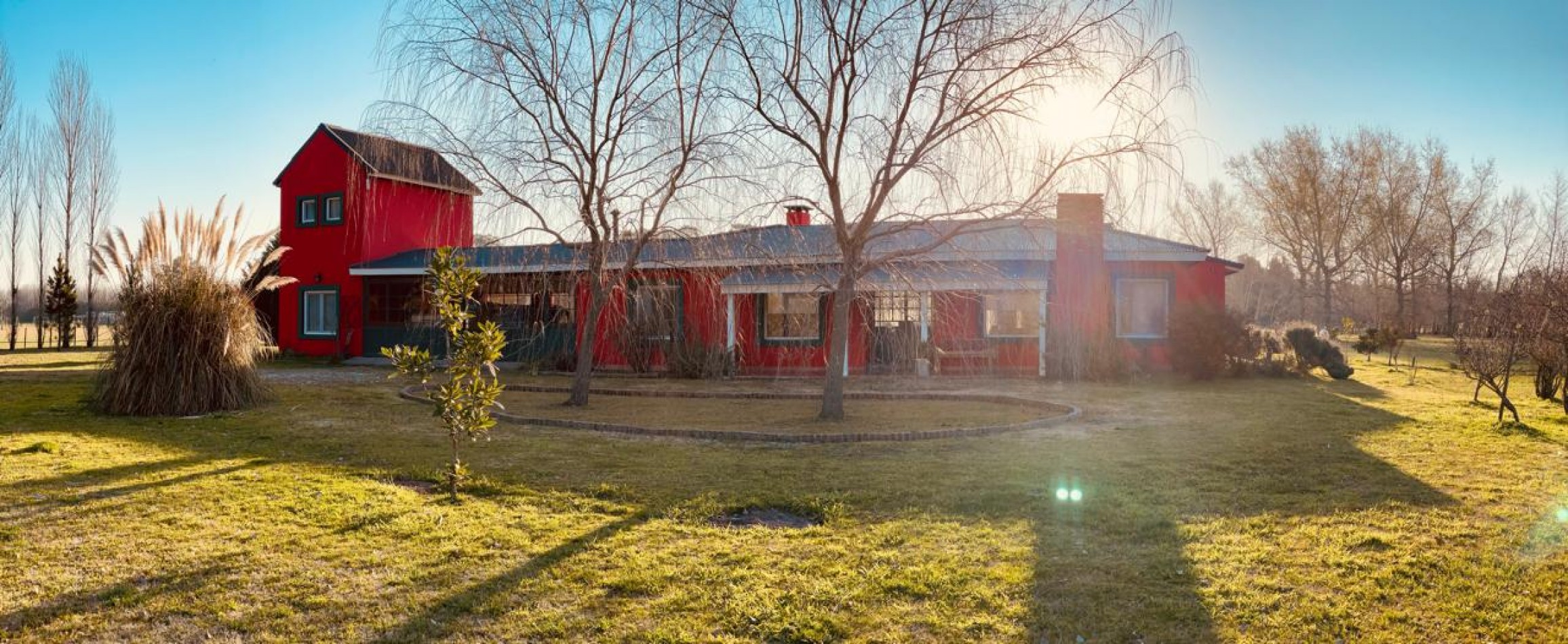 Casa de 300 m² en venta - Estancia Las Lilas, Lujan - Piscina, galeria, 1 o 2 ha