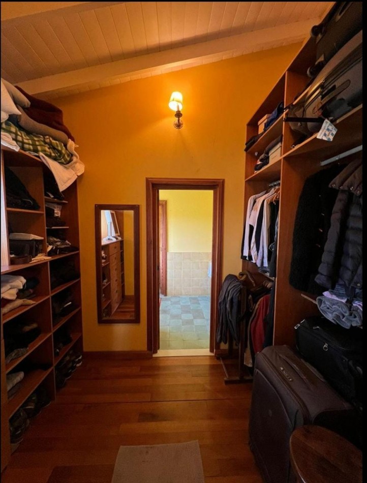 Casa de 300 m² en venta - Estancia Las Lilas, Lujan - Piscina, galeria, 1 o 2 ha