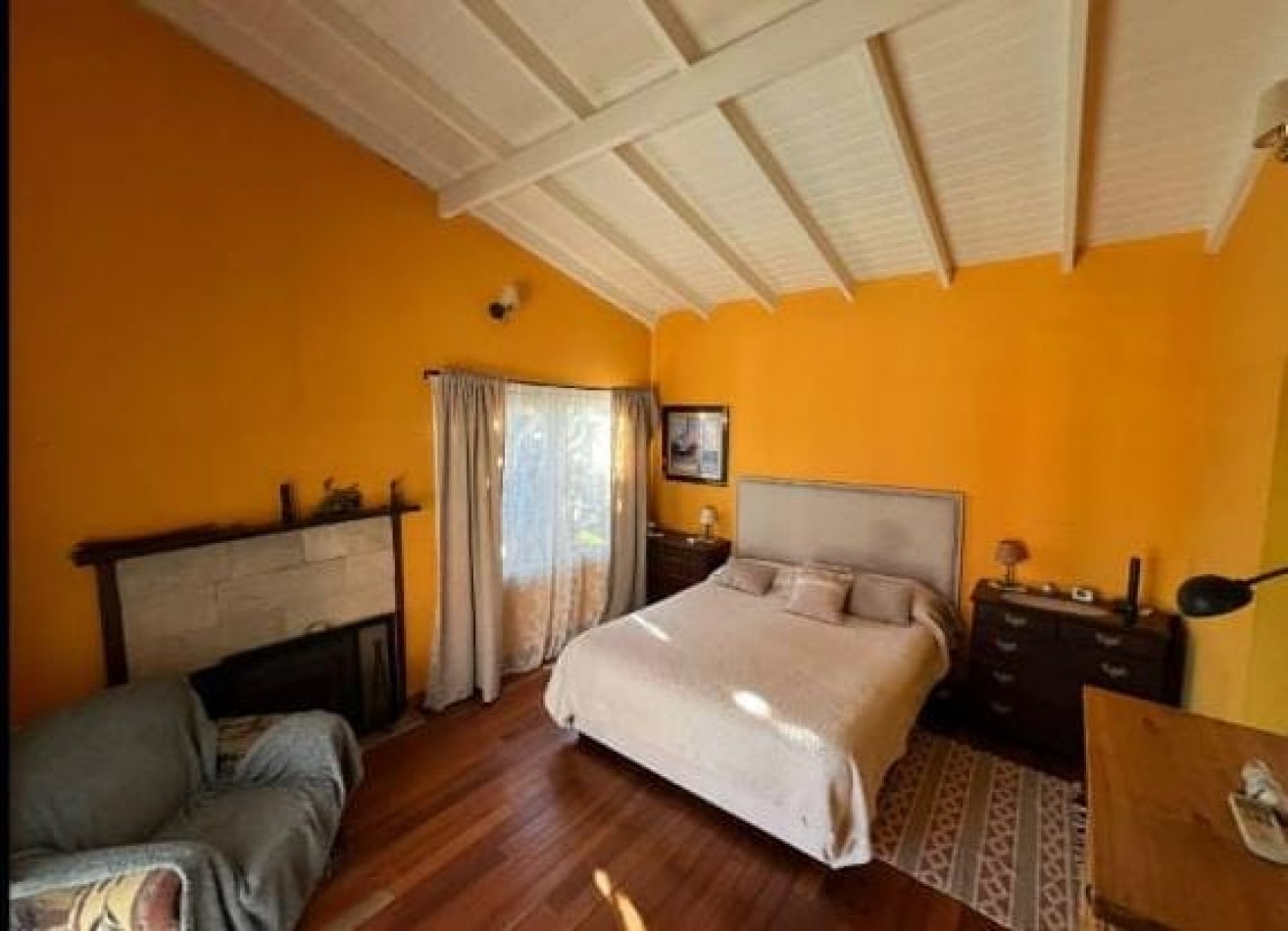Casa de 300 m² en venta - Estancia Las Lilas, Lujan - Piscina, galeria, 1 o 2 ha