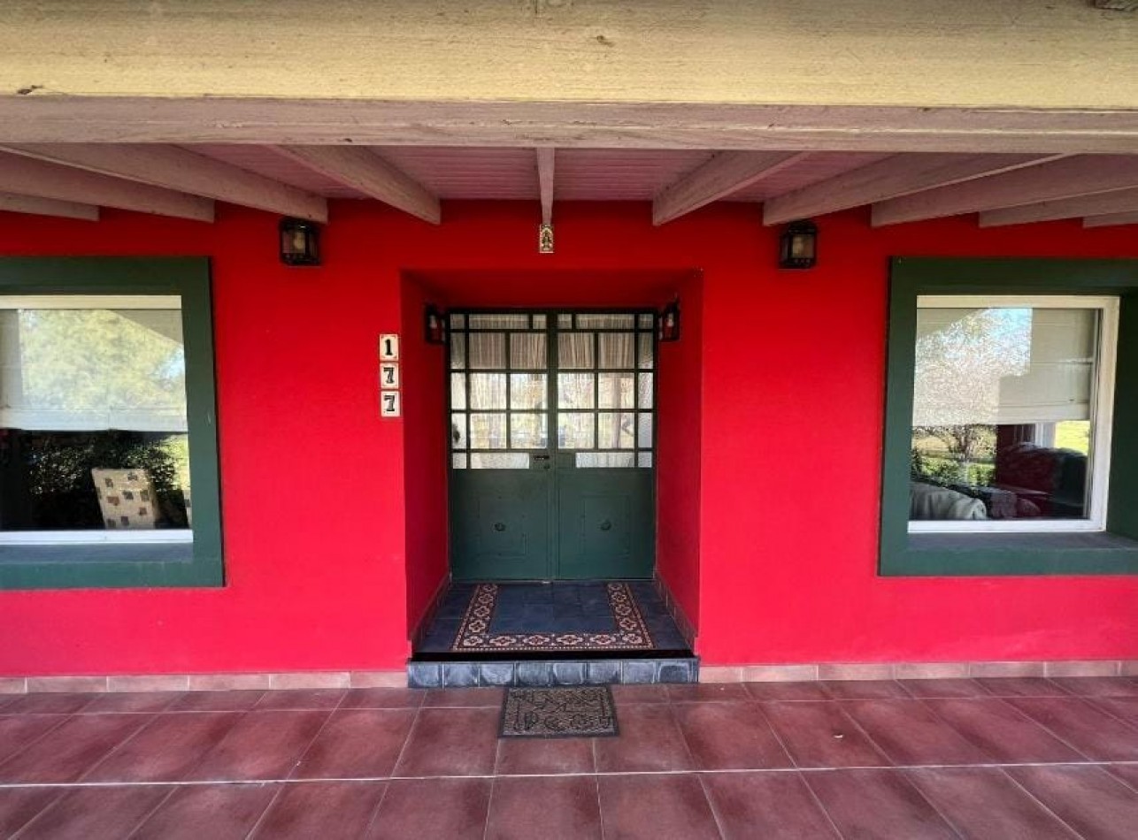 Casa de 300 m² en venta - Estancia Las Lilas, Lujan - Piscina, galeria, 1 o 2 ha