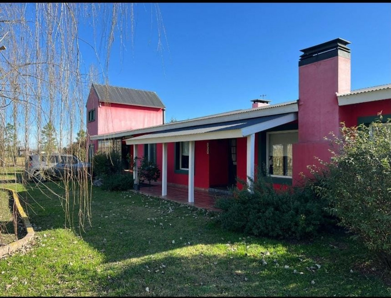 Casa de 300 m² en venta - Estancia Las Lilas, Lujan - Piscina, galeria, 1 o 2 ha