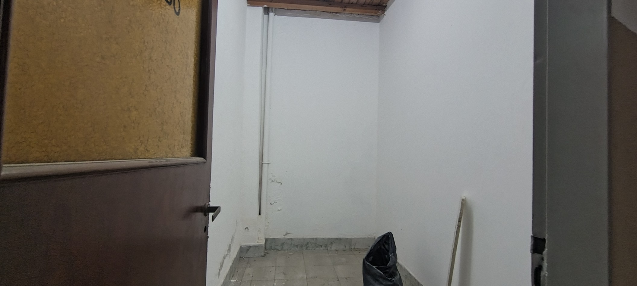 Alquiler Local Comercial en William Morris Centro, 250m²