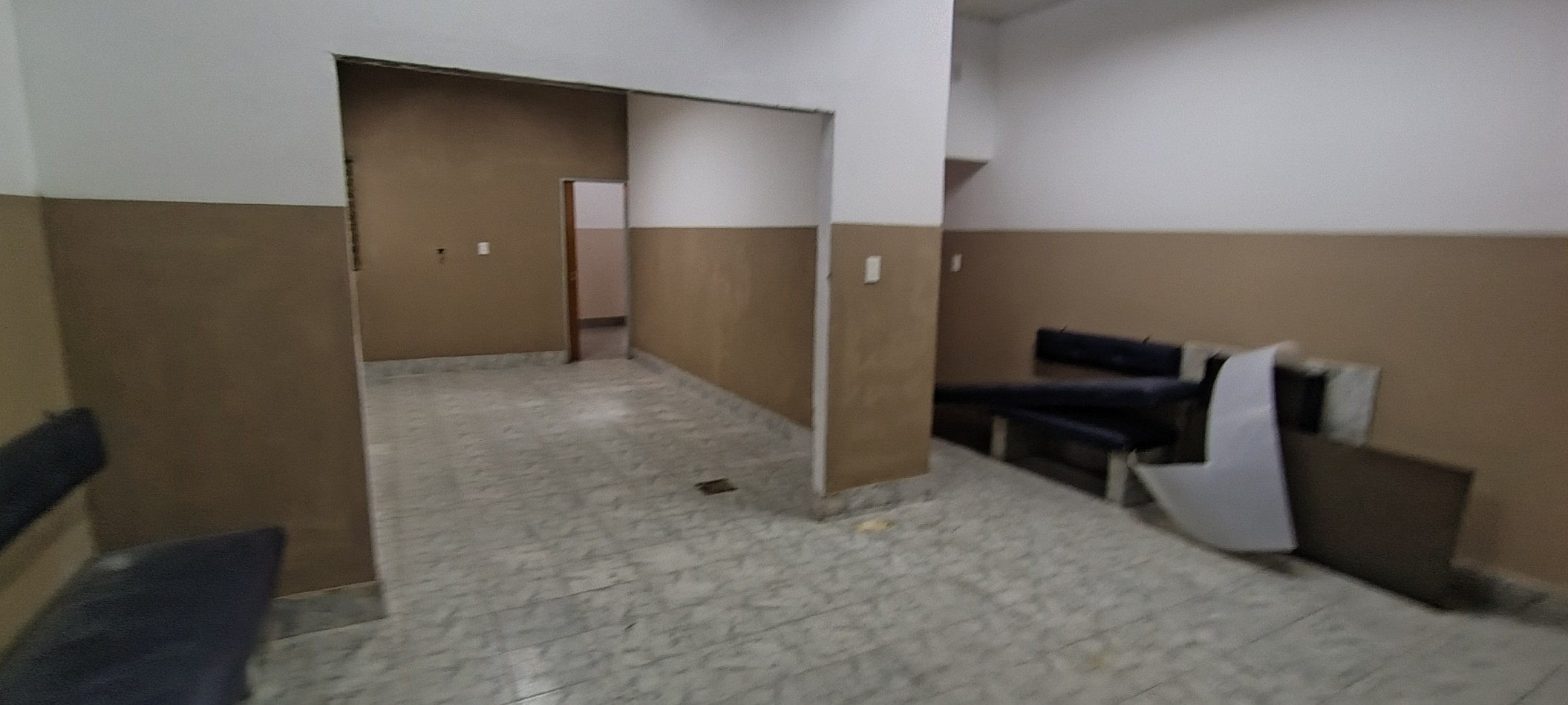 Alquiler Local Comercial en William Morris Centro, 250m²