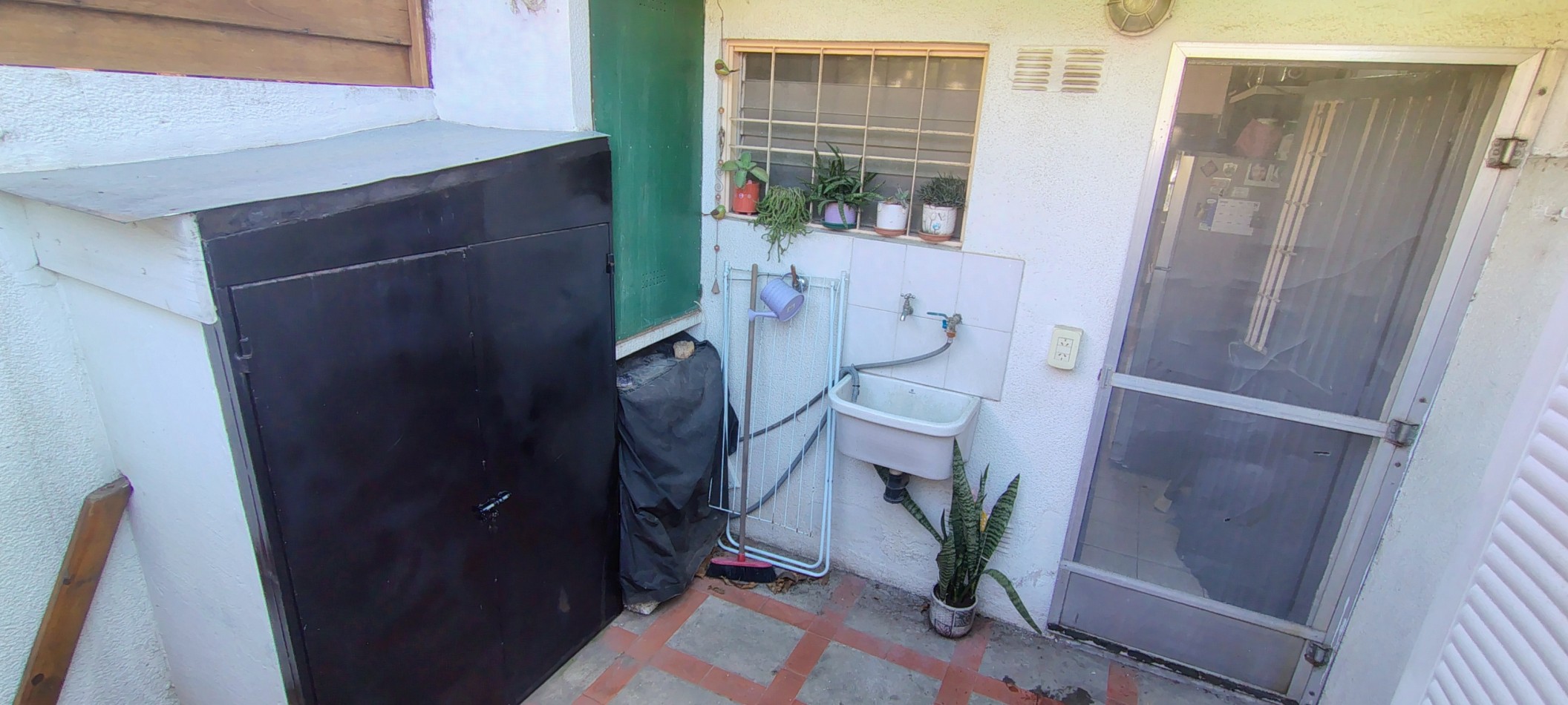 Duplex con Patio y Entrada Independiente en Moron Sur - Oportunidad Unica