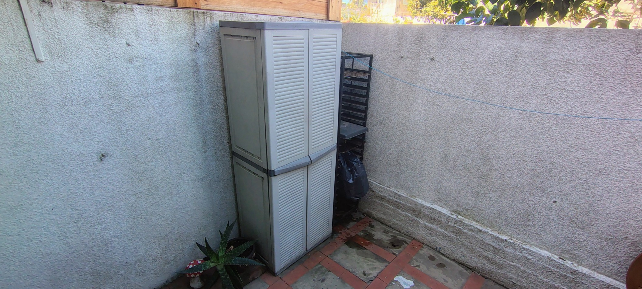 Duplex con Patio y Entrada Independiente en Moron Sur - Oportunidad Unica