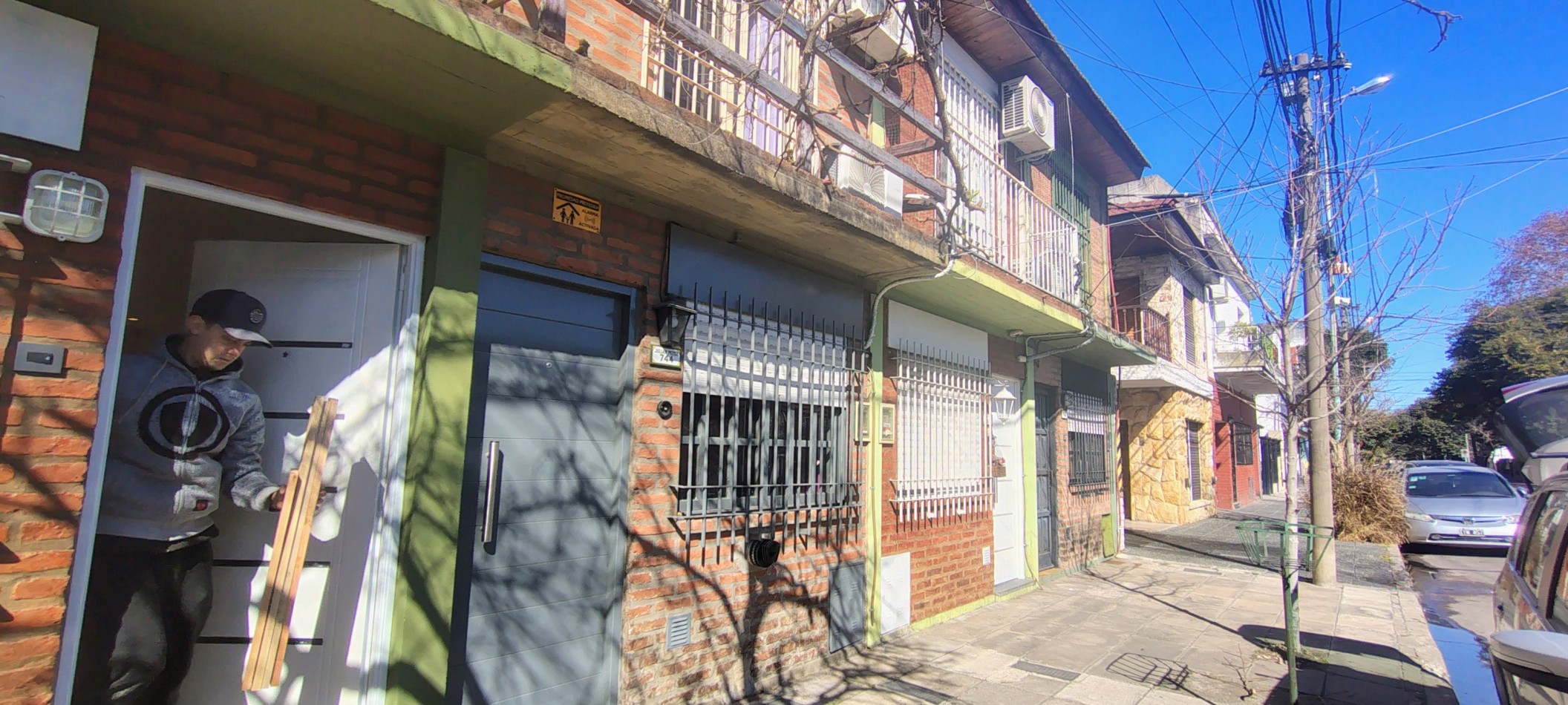 Duplex con Patio y Entrada Independiente en Moron Sur - Oportunidad Unica