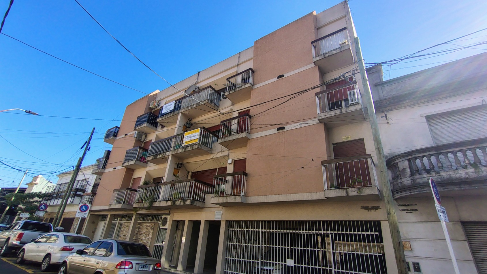 ¡Gran oportunidad en Moron! Alquiler de departamento de 4 ambientes.