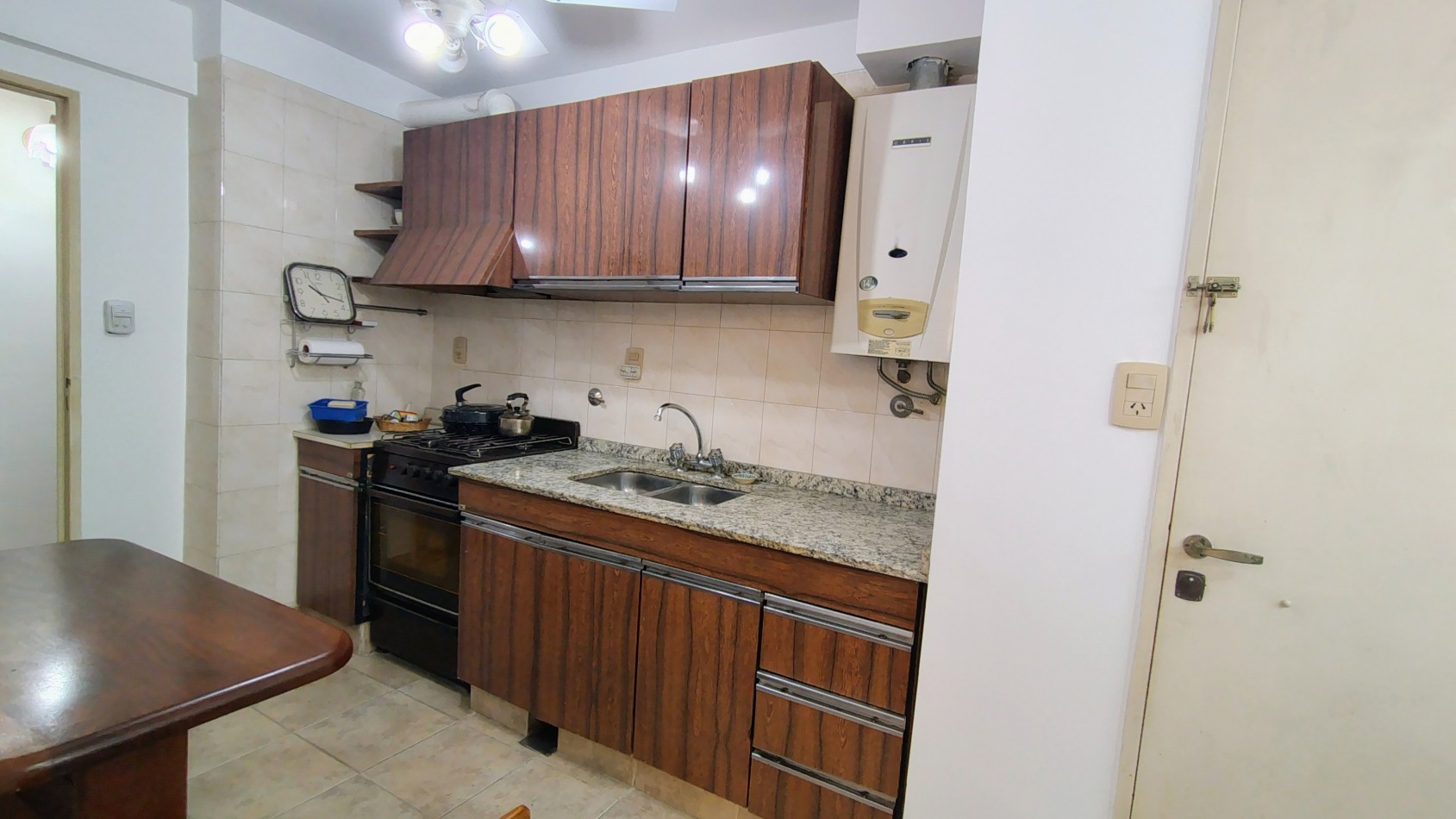 ¡Gran oportunidad en Moron! Alquiler de departamento de 4 ambientes.
