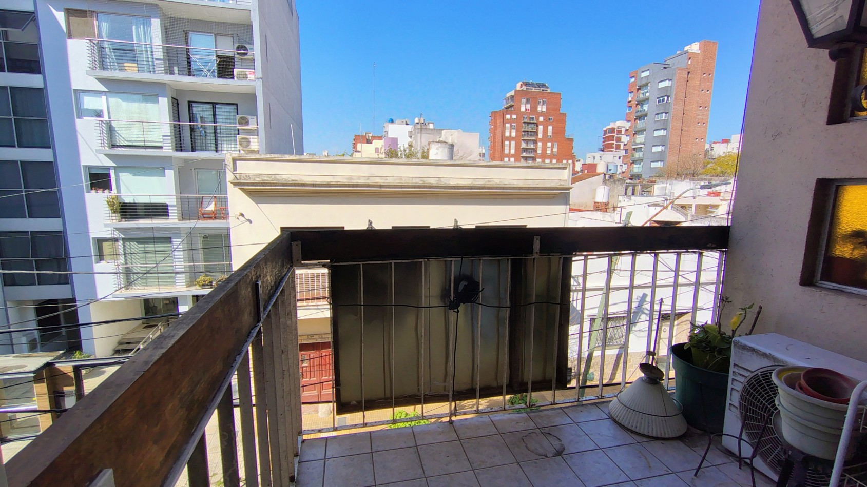 ¡Gran oportunidad en Moron! Alquiler de departamento de 4 ambientes.