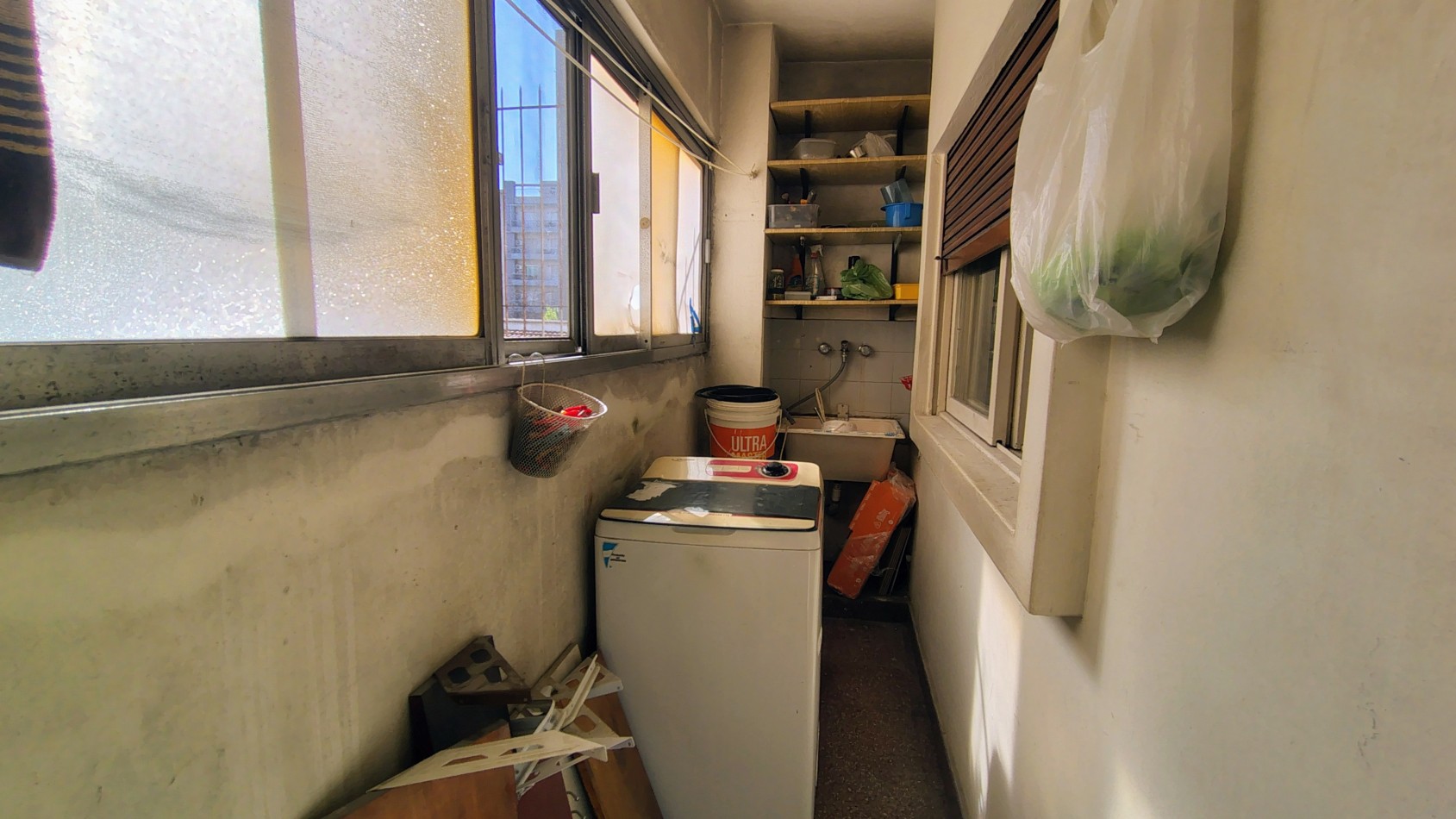 ¡Gran oportunidad en Moron! Alquiler de departamento de 4 ambientes.