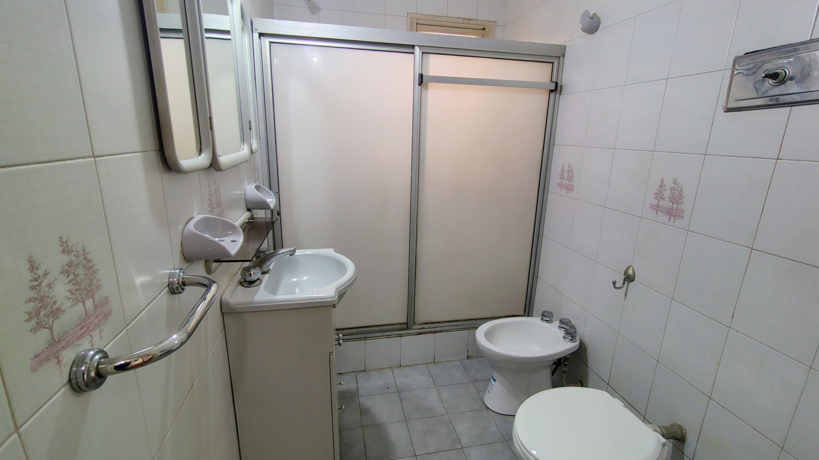 ¡Gran oportunidad en Moron! Alquiler de departamento de 4 ambientes.