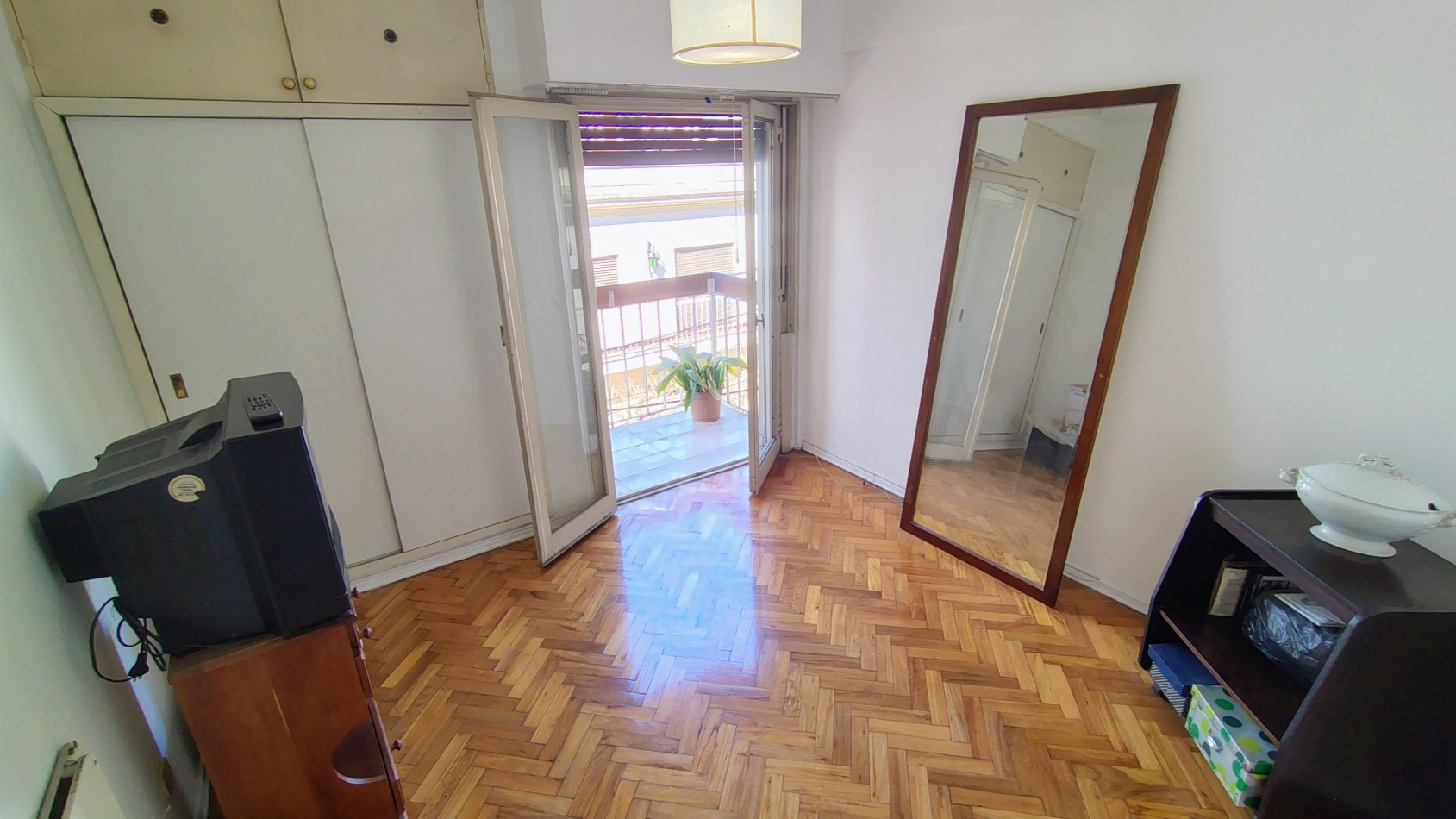 ¡Gran oportunidad en Moron! Alquiler de departamento de 4 ambientes.