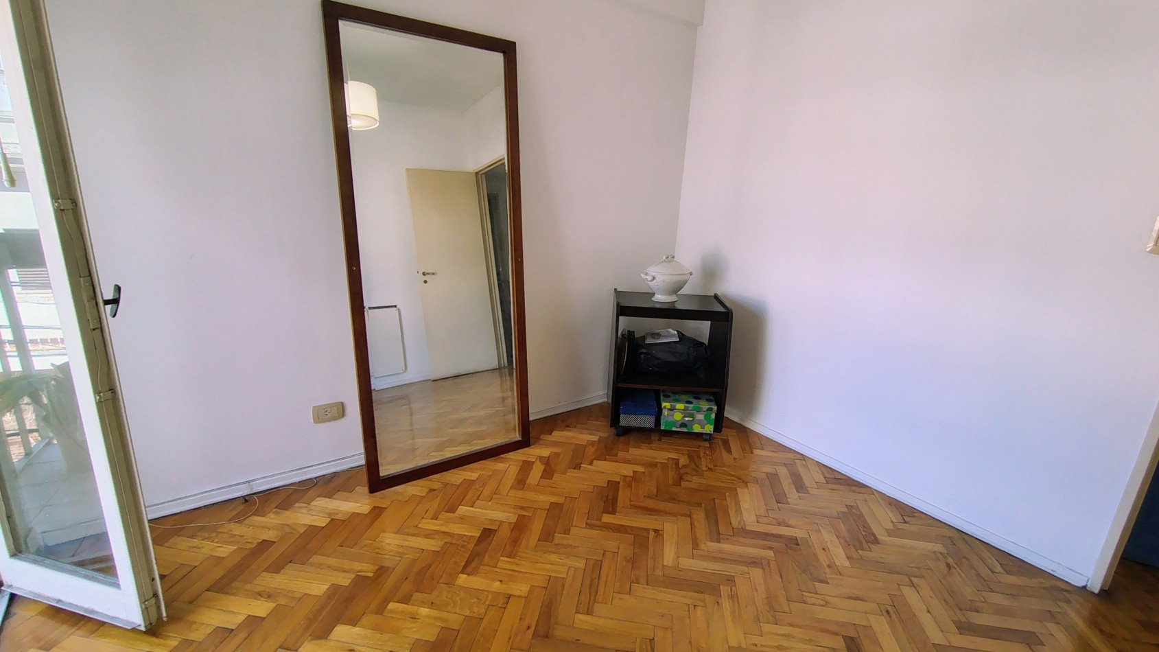 ¡Gran oportunidad en Moron! Alquiler de departamento de 4 ambientes.