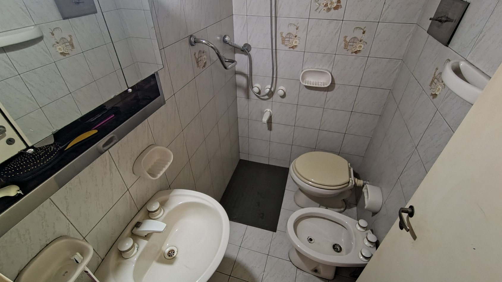 ¡Gran oportunidad en Moron! Alquiler de departamento de 4 ambientes.