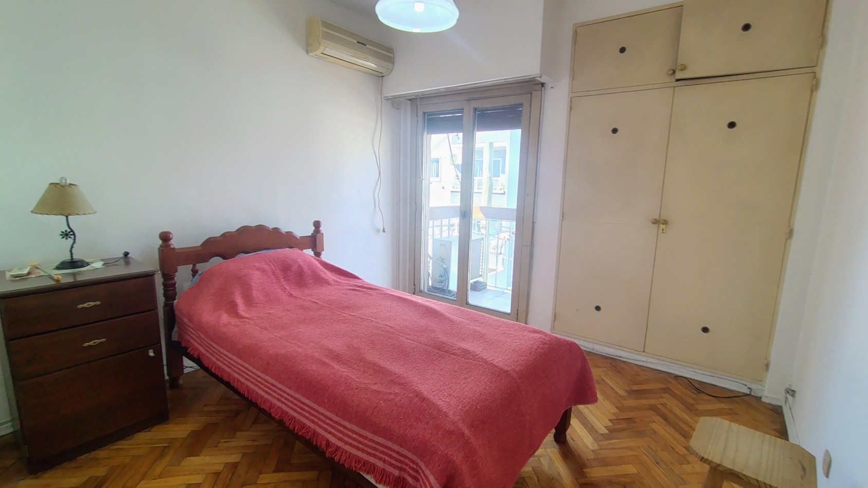 ¡Gran oportunidad en Moron! Alquiler de departamento de 4 ambientes.
