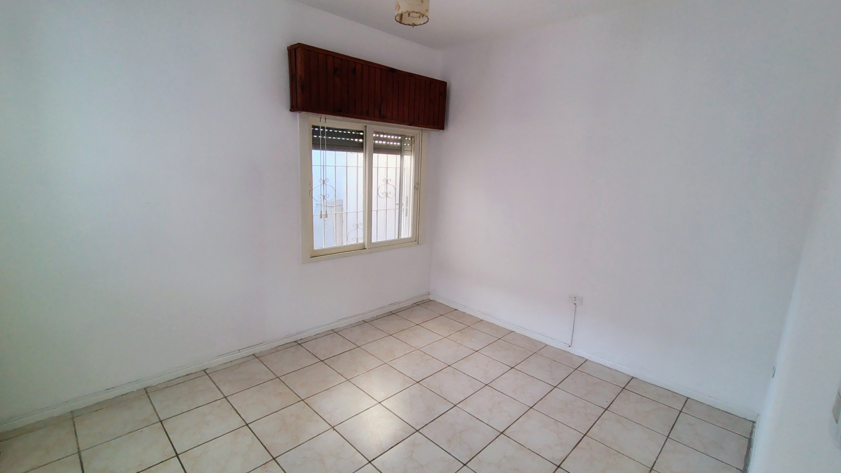 ALQUILER PH 3 AMB. en PLANTA BAJA | 2 Dormitorios | Patio y Lavadero | CASTELAR NORTE