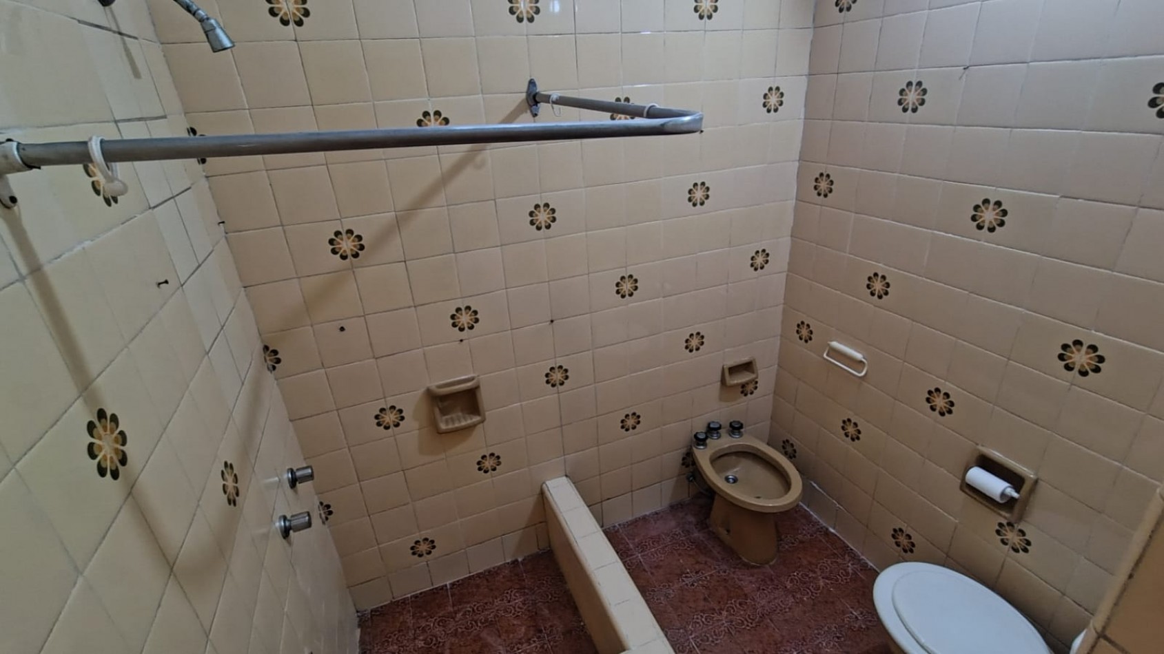 ALQUILER PH 3 AMB. en PLANTA BAJA | 2 Dormitorios | Patio y Lavadero | CASTELAR NORTE