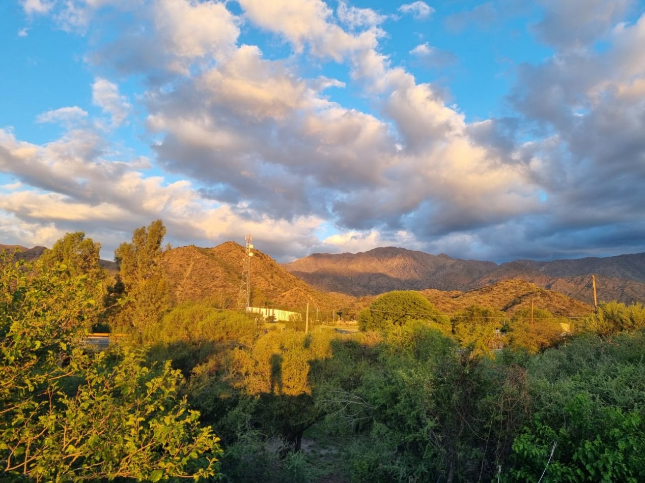 Lote 570 m² con Casa + Departamento - Villa de la Quebrada