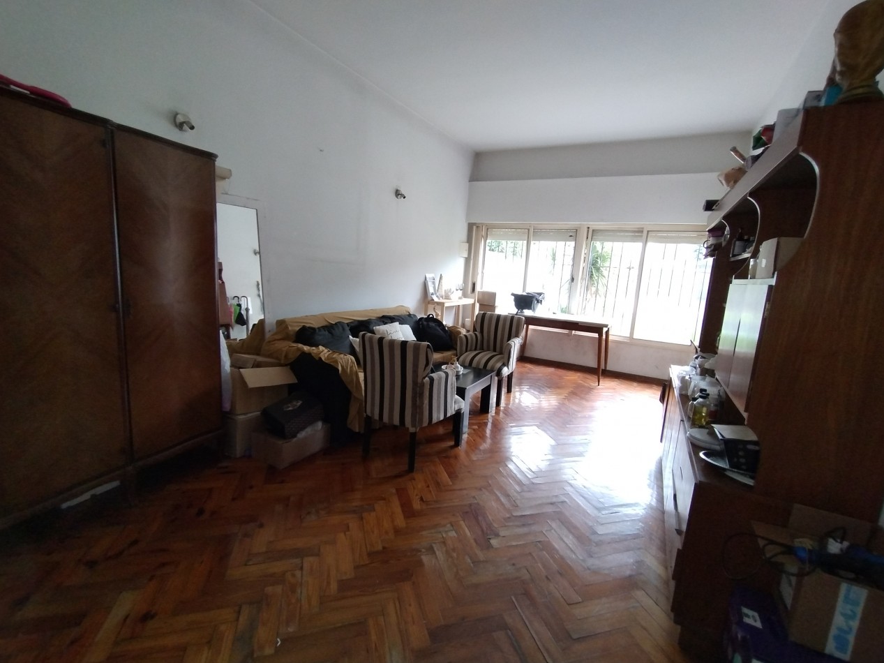 Casa en venta en Moron lote propio 10x33 (366 m²) 3 dormitorios 2 baños cochera pasante fondo libre