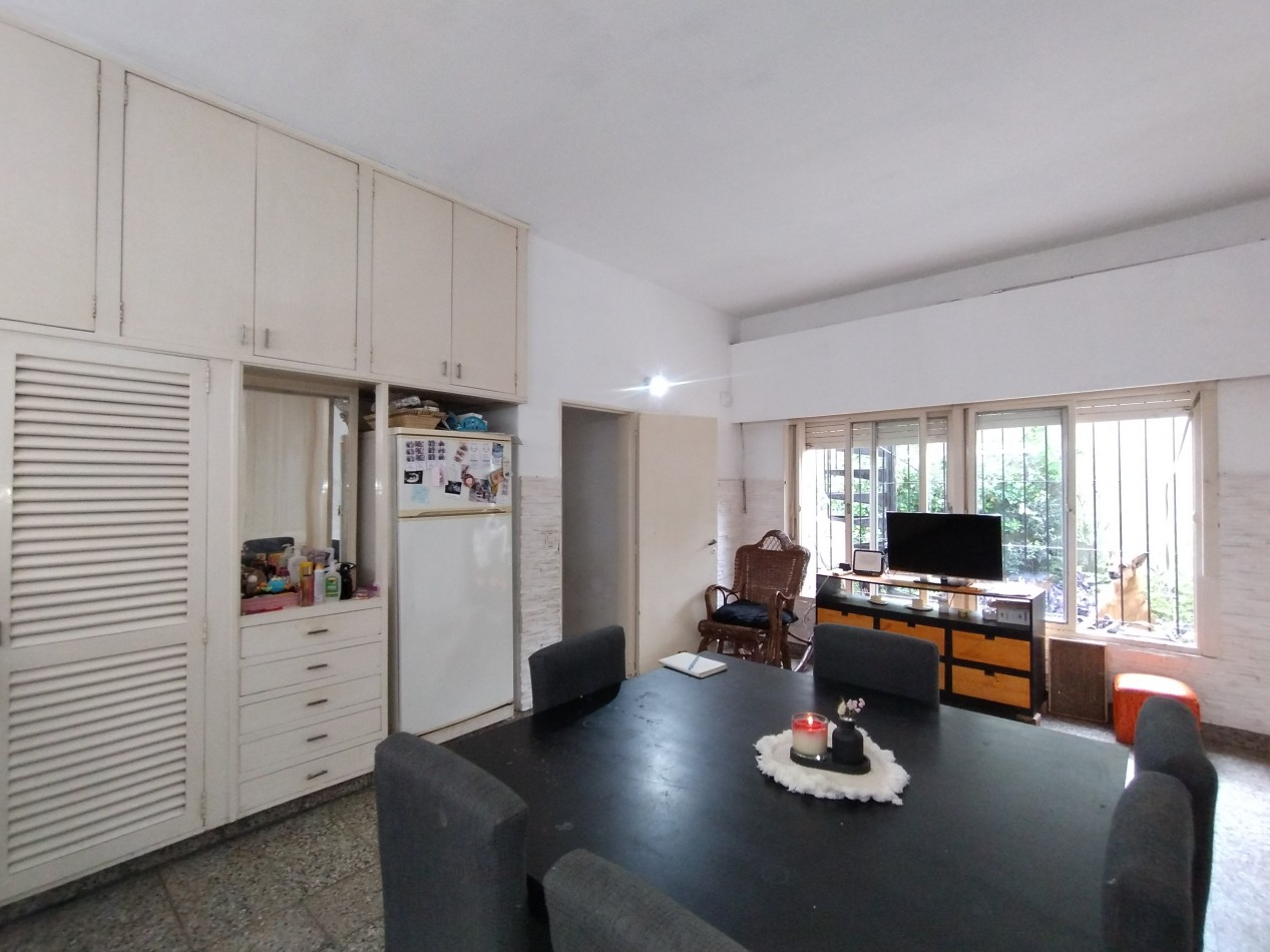 Casa en venta en Moron lote propio 10x33 (366 m²) 3 dormitorios 2 baños cochera pasante fondo libre