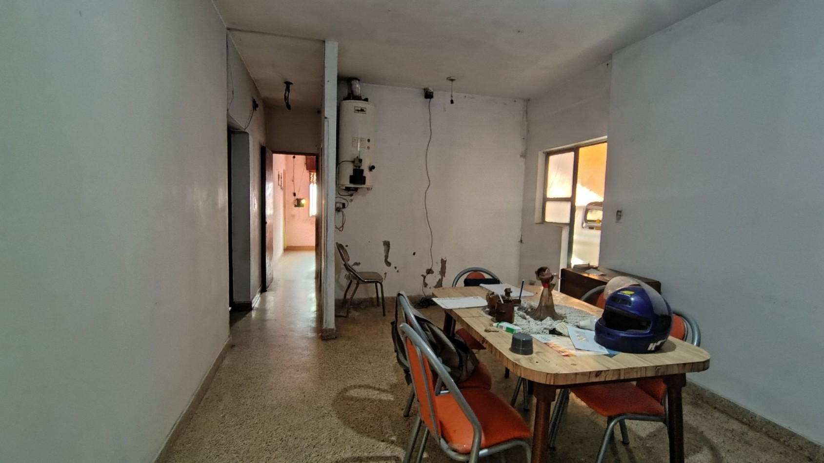 Casa en Venta en Villa Tesei sobre Lote Propio de 238 m² con Patio, Garage y Deposito