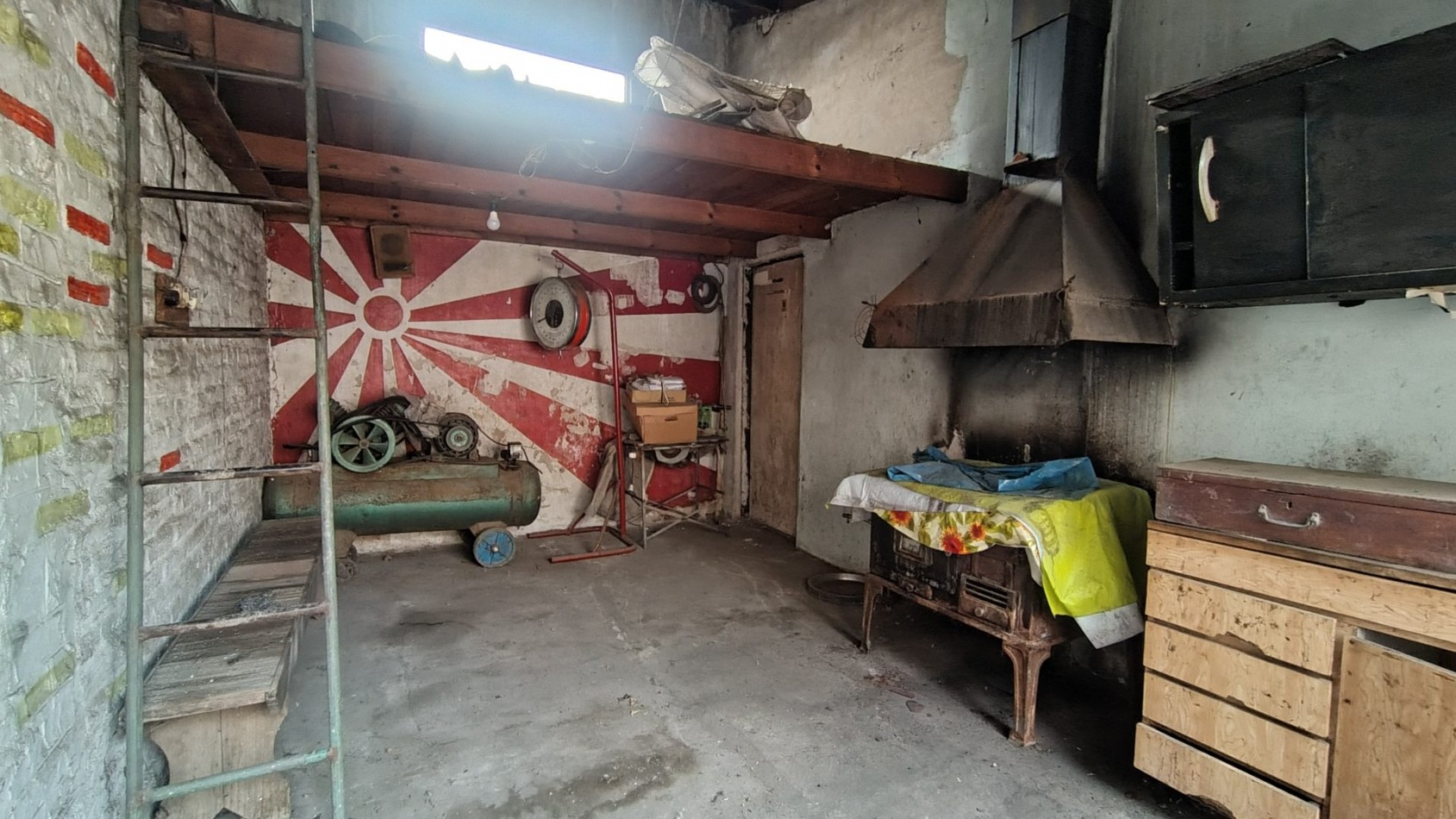 Casa en Venta en Villa Tesei sobre Lote Propio de 238 m² con Patio, Garage y Deposito