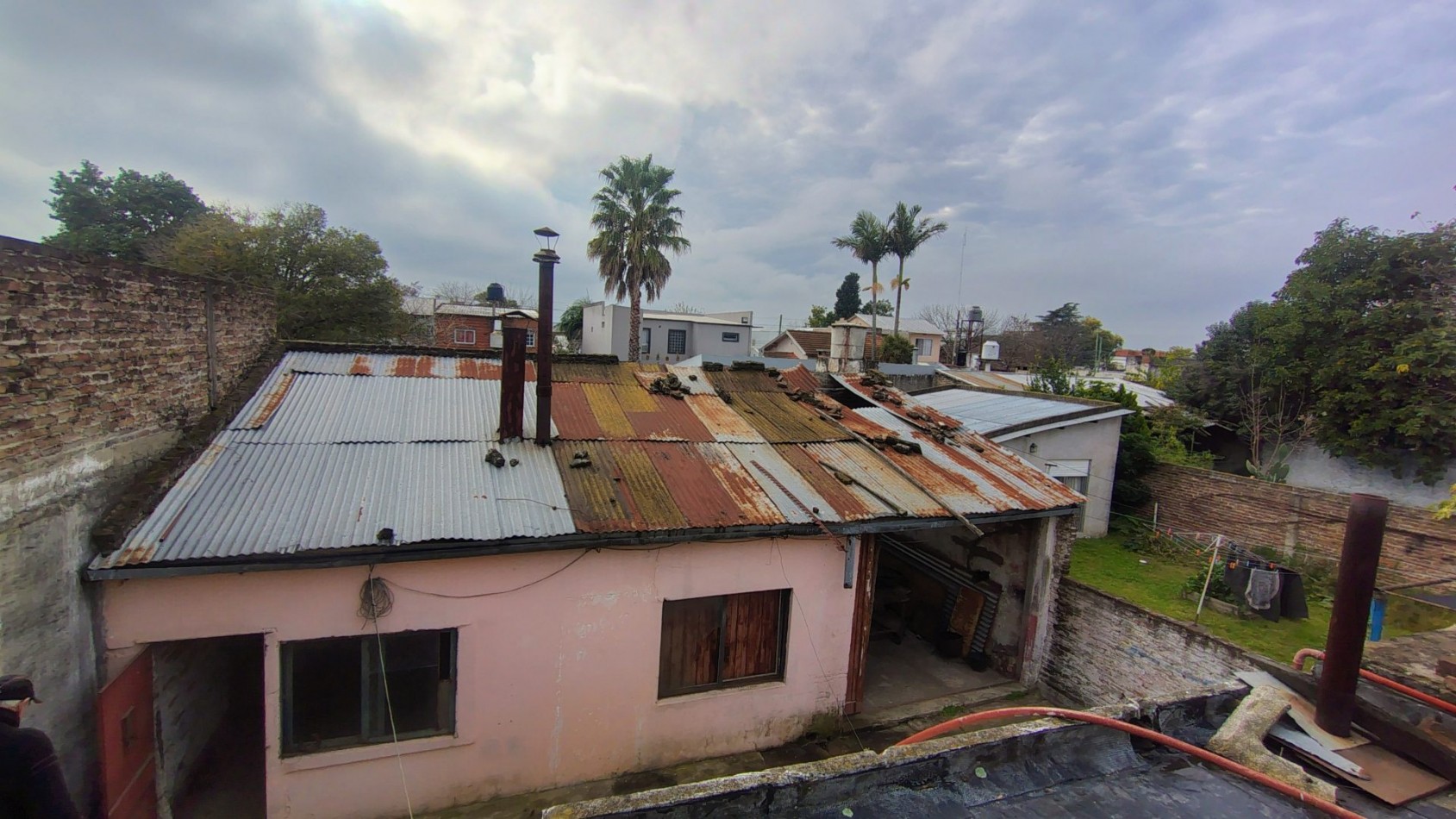 Casa en Venta en Villa Tesei sobre Lote Propio de 238 m² con Patio, Garage y Deposito