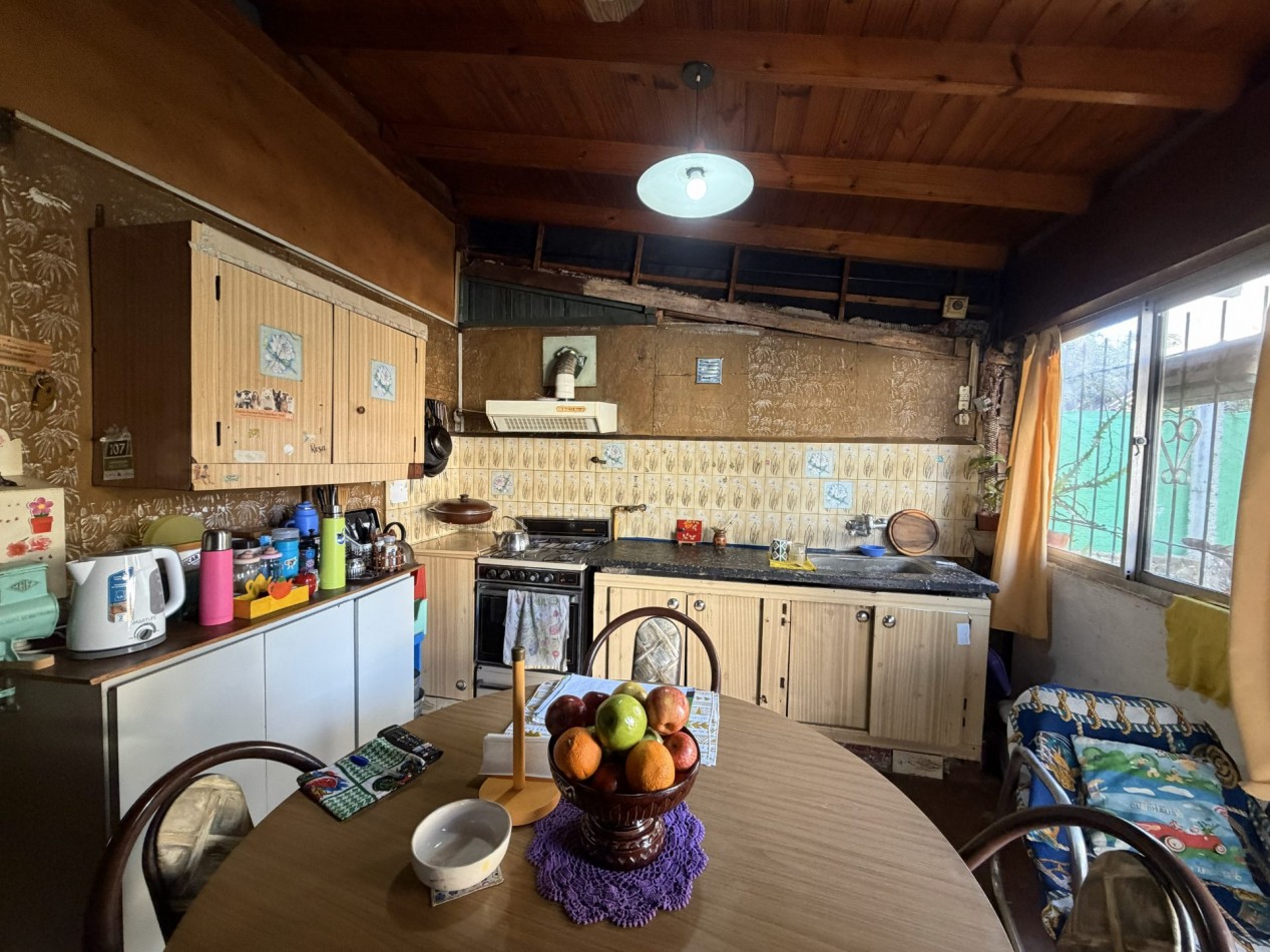 APTO CREDITO | Casa sobre Lote Propio de 260 m² con Cochera Cubierta, Patio y Gran Potencial | Hurlingham