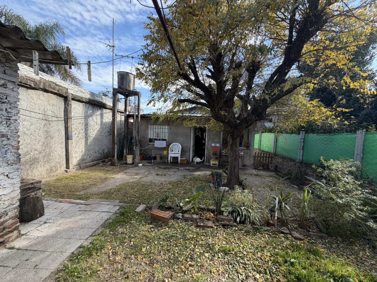 APTO CREDITO | Casa sobre Lote Propio de 260 m² con Cochera Cubierta, Patio y Gran Potencial | Hurlingham