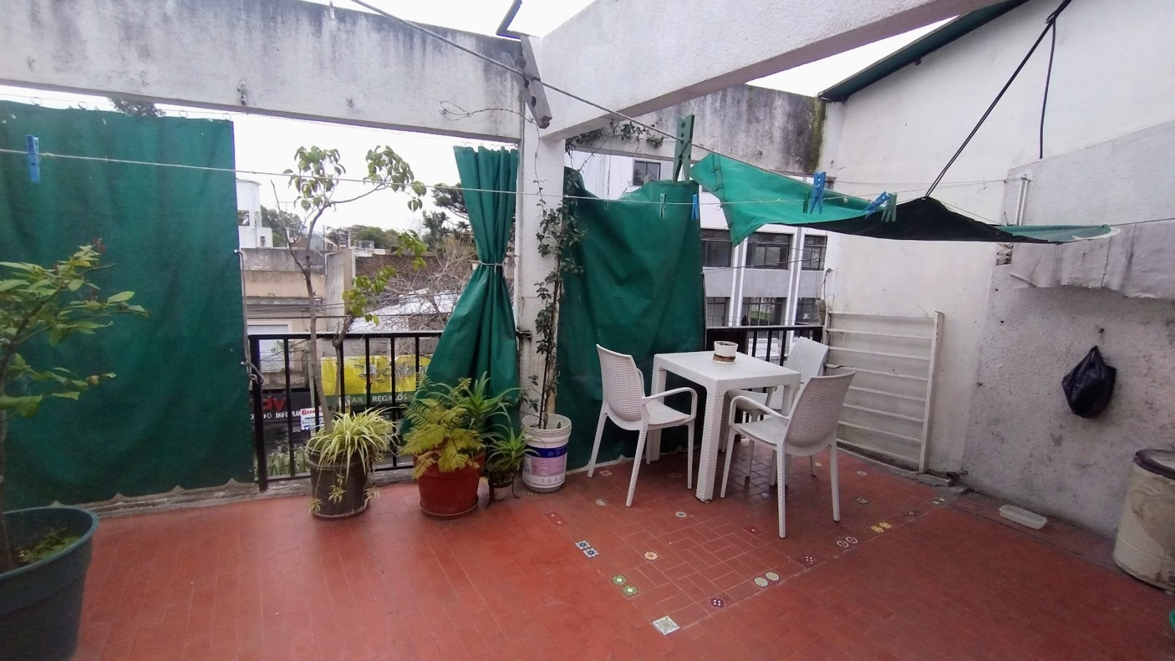 Departamento 3 ambientes con terraza propia en Hurlingham - Frente a la estacion