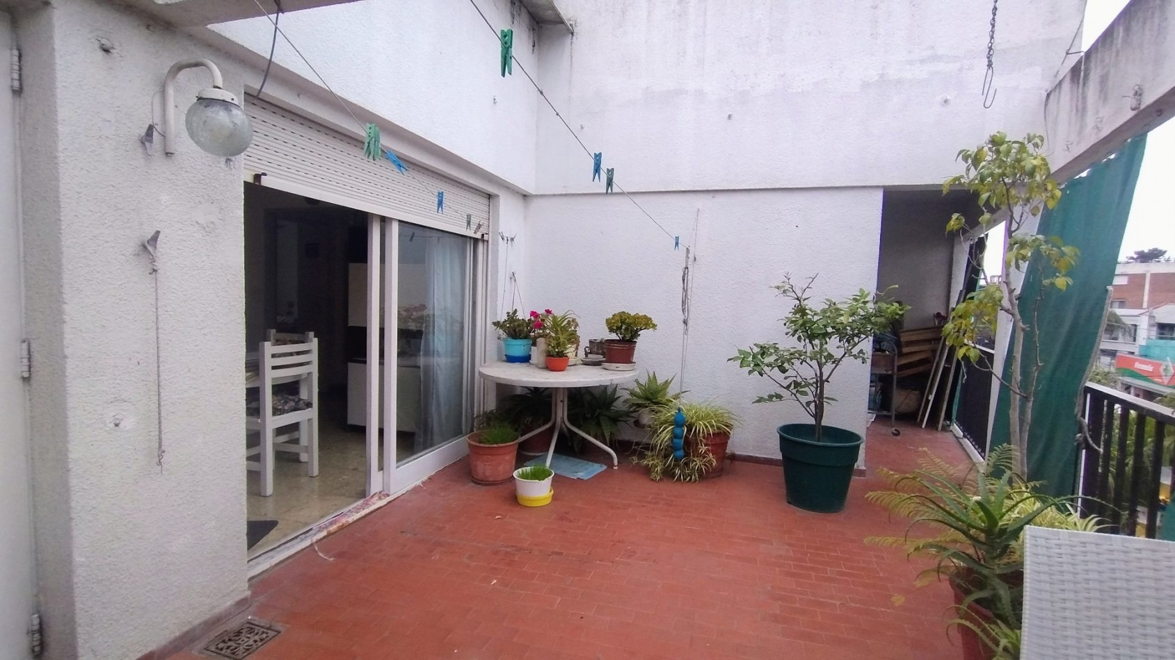Departamento 3 ambientes con terraza propia en Hurlingham - Frente a la estacion