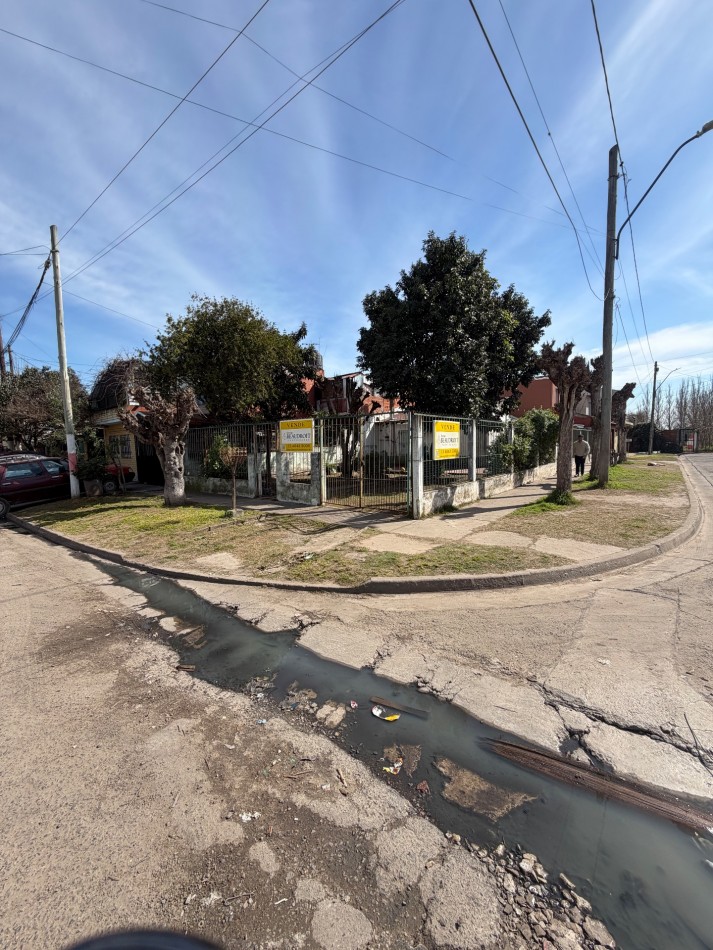 Venta Casa 3 amb en lote propio 10 x 25 en William Morris