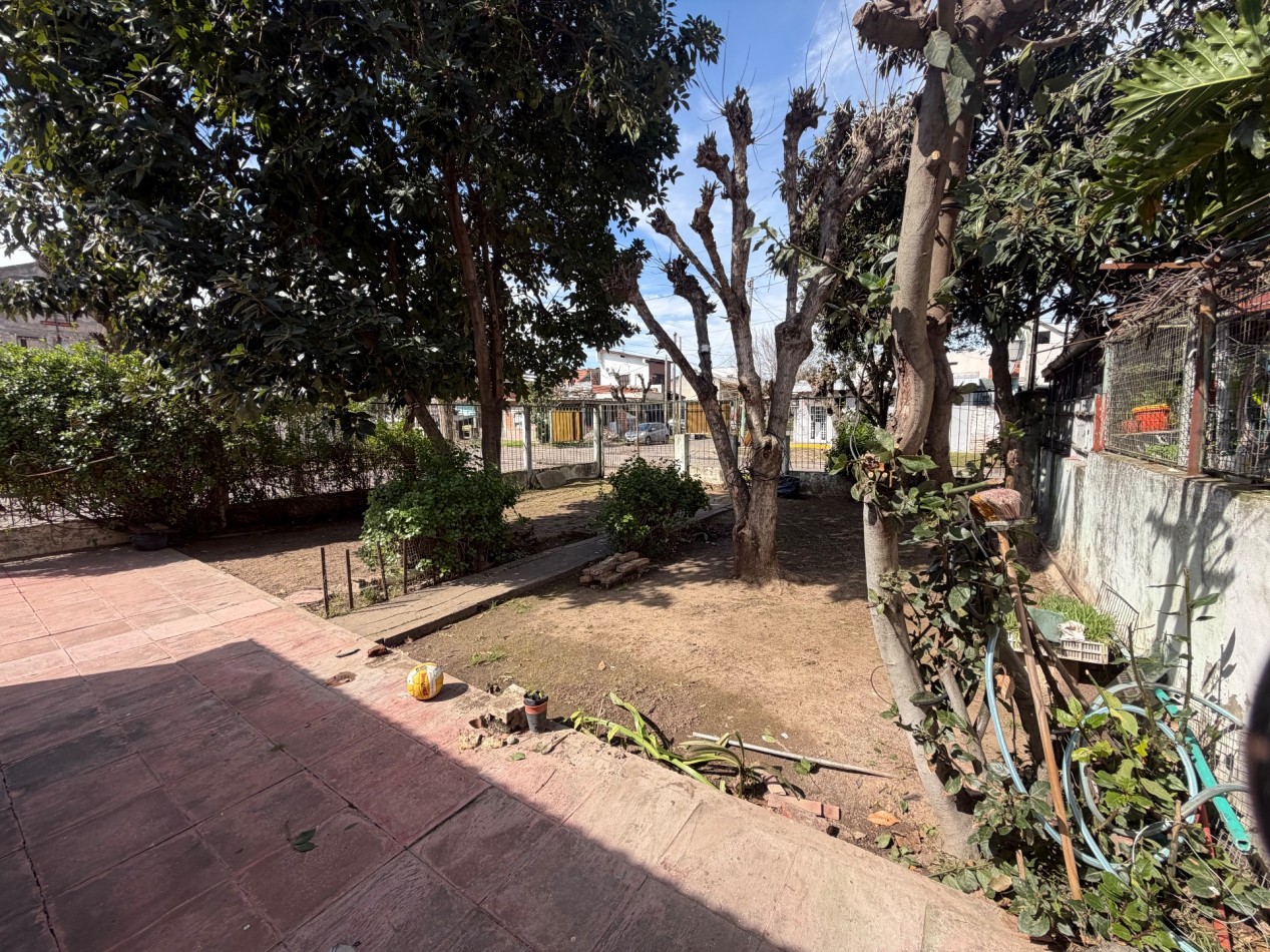 Venta Casa 3 amb en lote propio 10 x 25 en William Morris