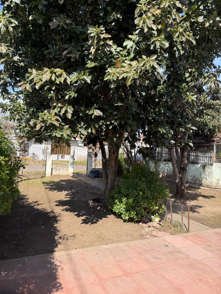Venta Casa 3 amb en lote propio 10 x 25 en William Morris