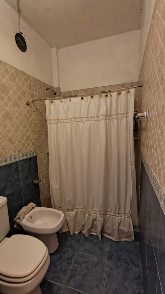 Venta Casa 3 ambientes Hurlingham Cochera