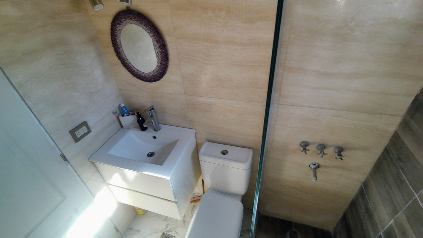 Venta Casa 3 ambientes Hurlingham Cochera
