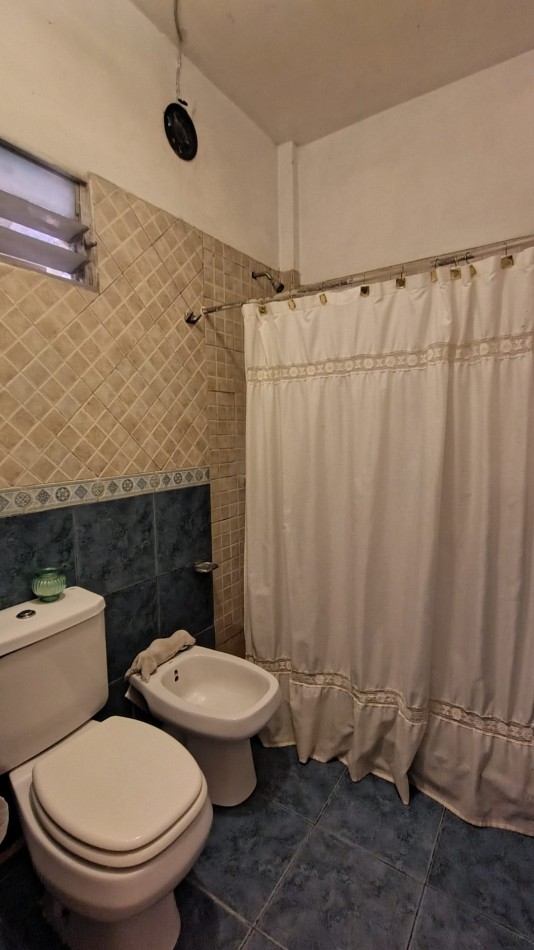 Venta Casa 3 ambientes Hurlingham Cochera