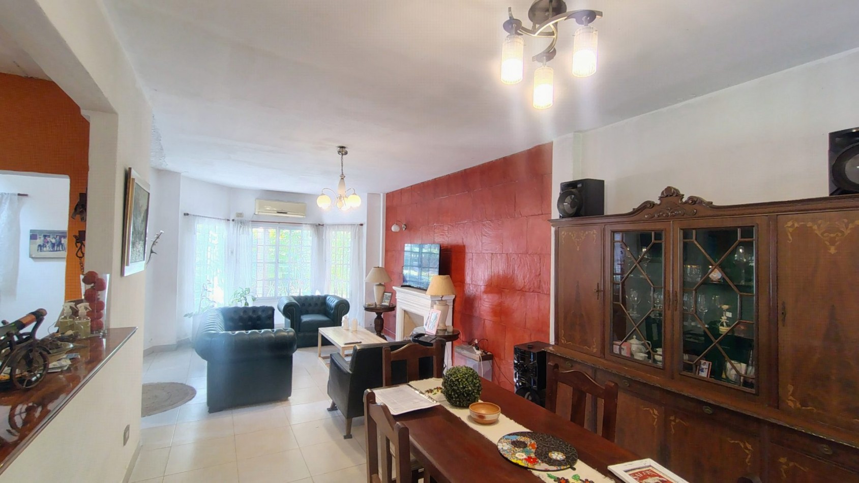 Venta Casa 3 ambientes Hurlingham Cochera