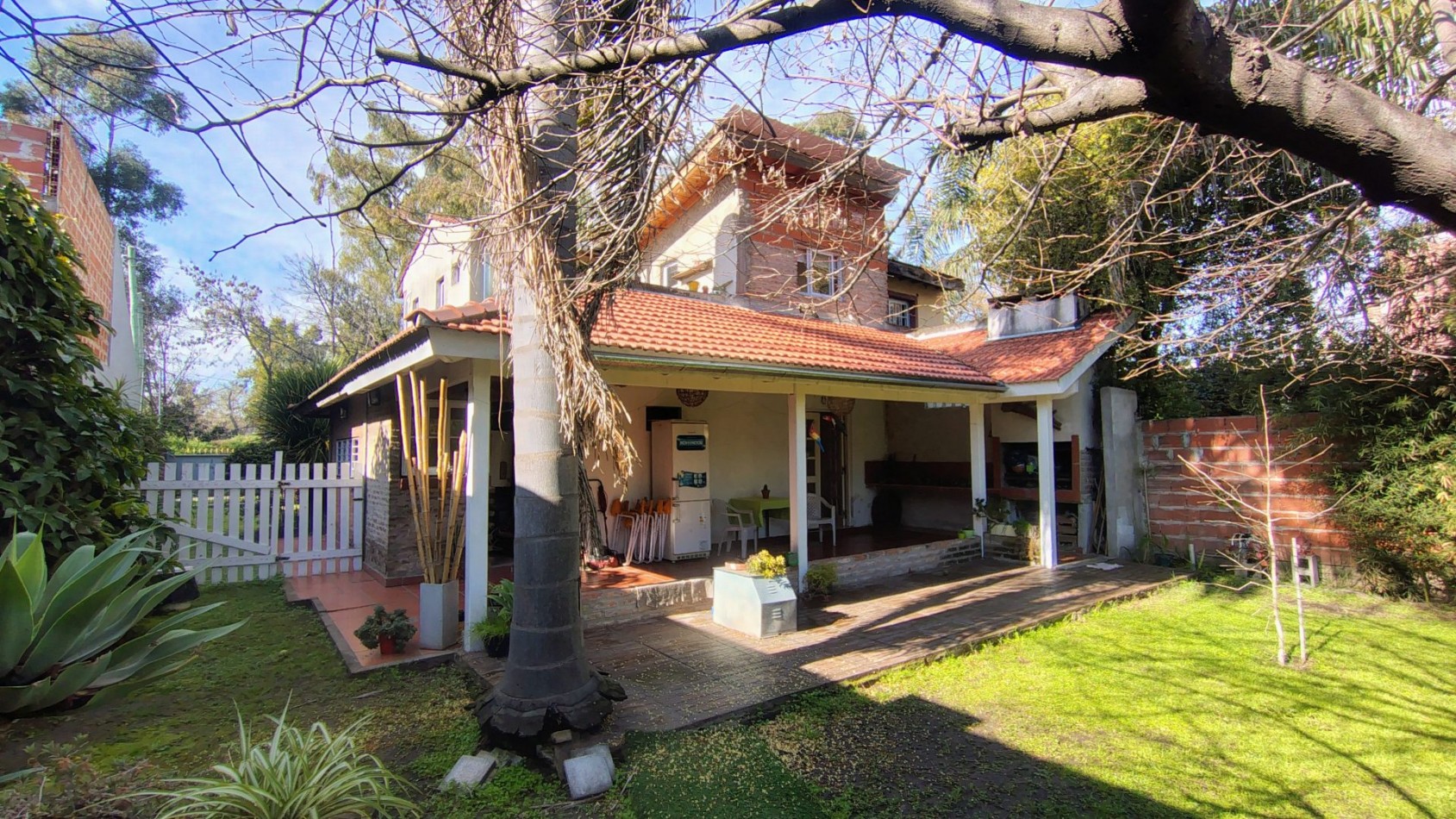 Venta Casa 3 ambientes Hurlingham Cochera