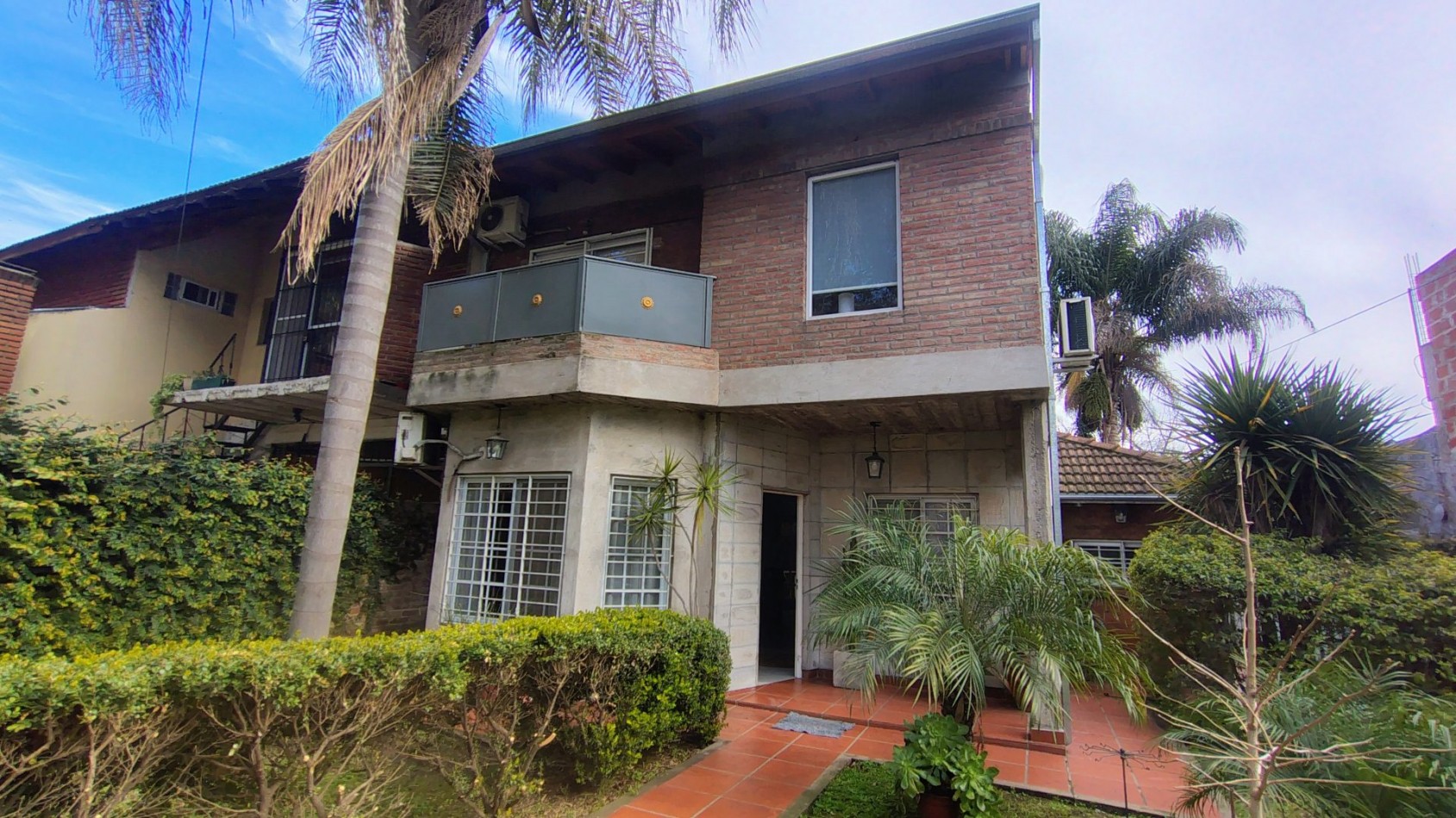 Venta Casa 3 ambientes Hurlingham Cochera