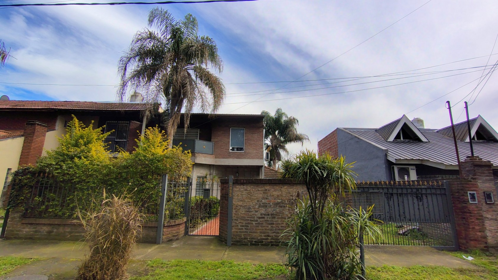 Venta Casa 3 ambientes Hurlingham Cochera