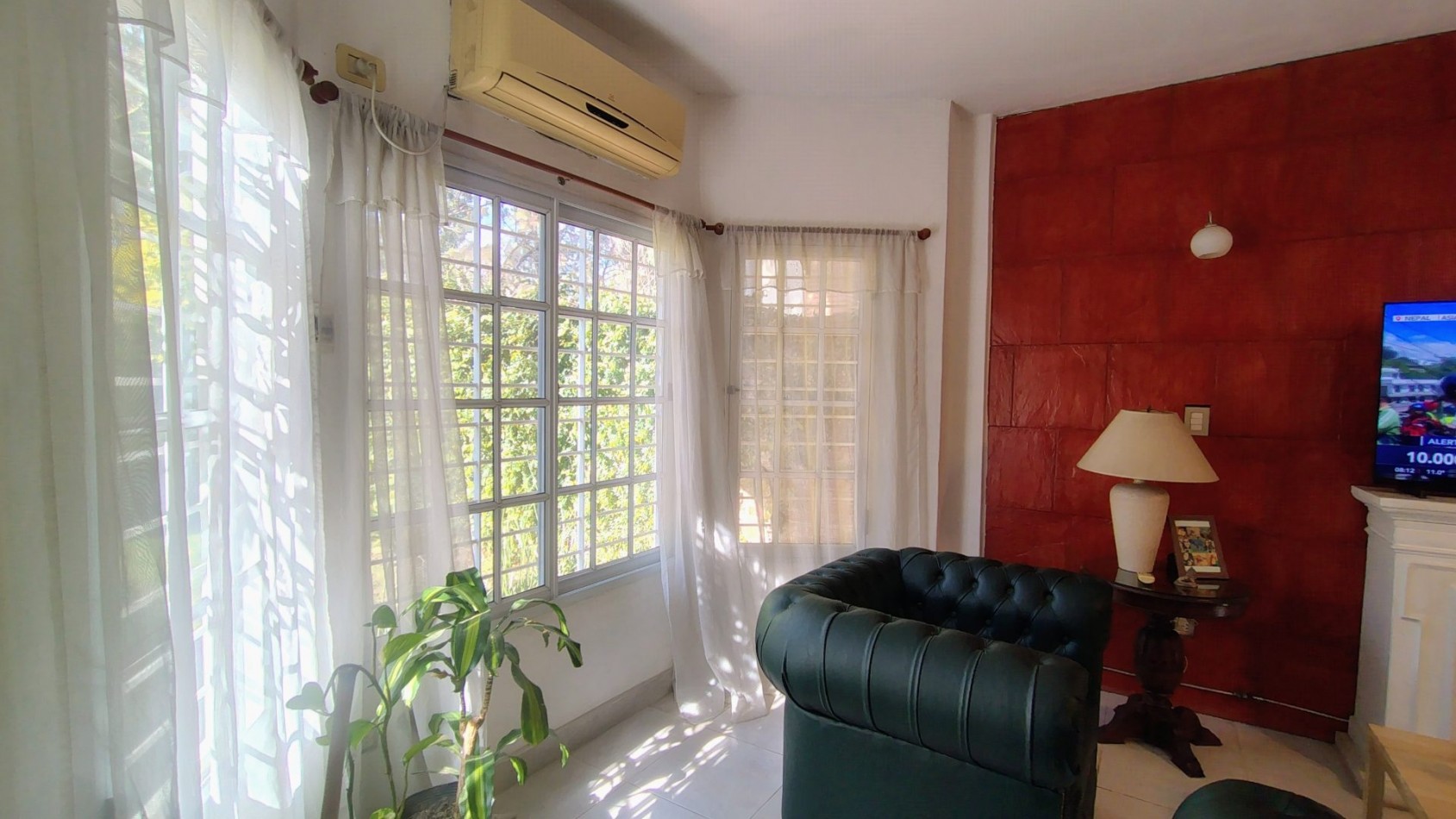 Venta Casa 3 ambientes Hurlingham Cochera
