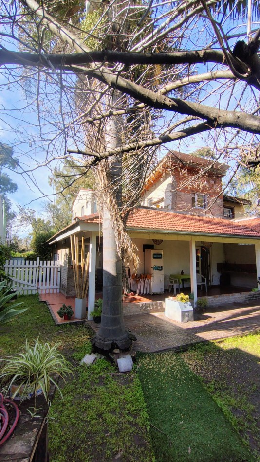 Venta Casa 3 ambientes Hurlingham Cochera