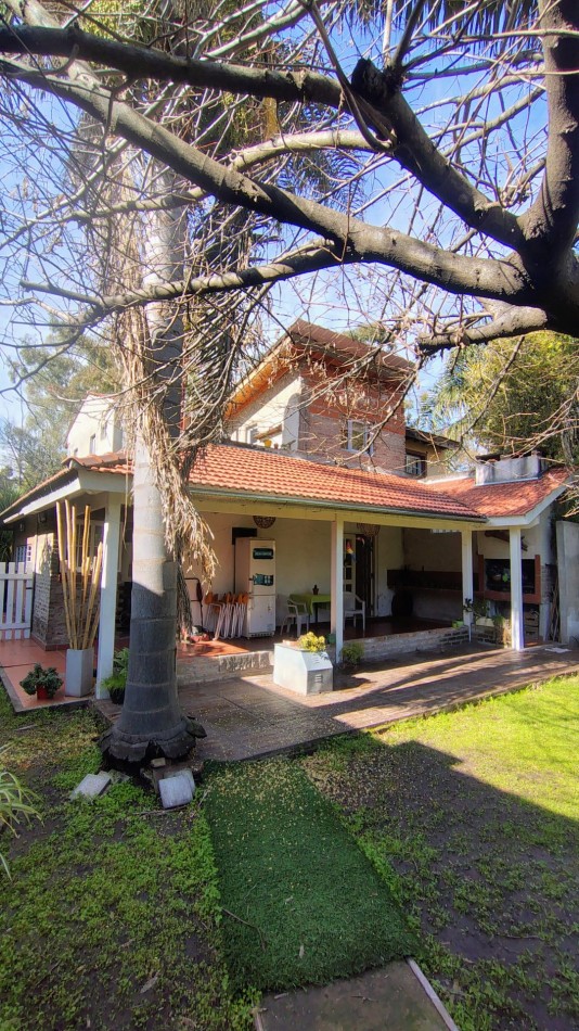Venta Casa 3 ambientes Hurlingham Cochera