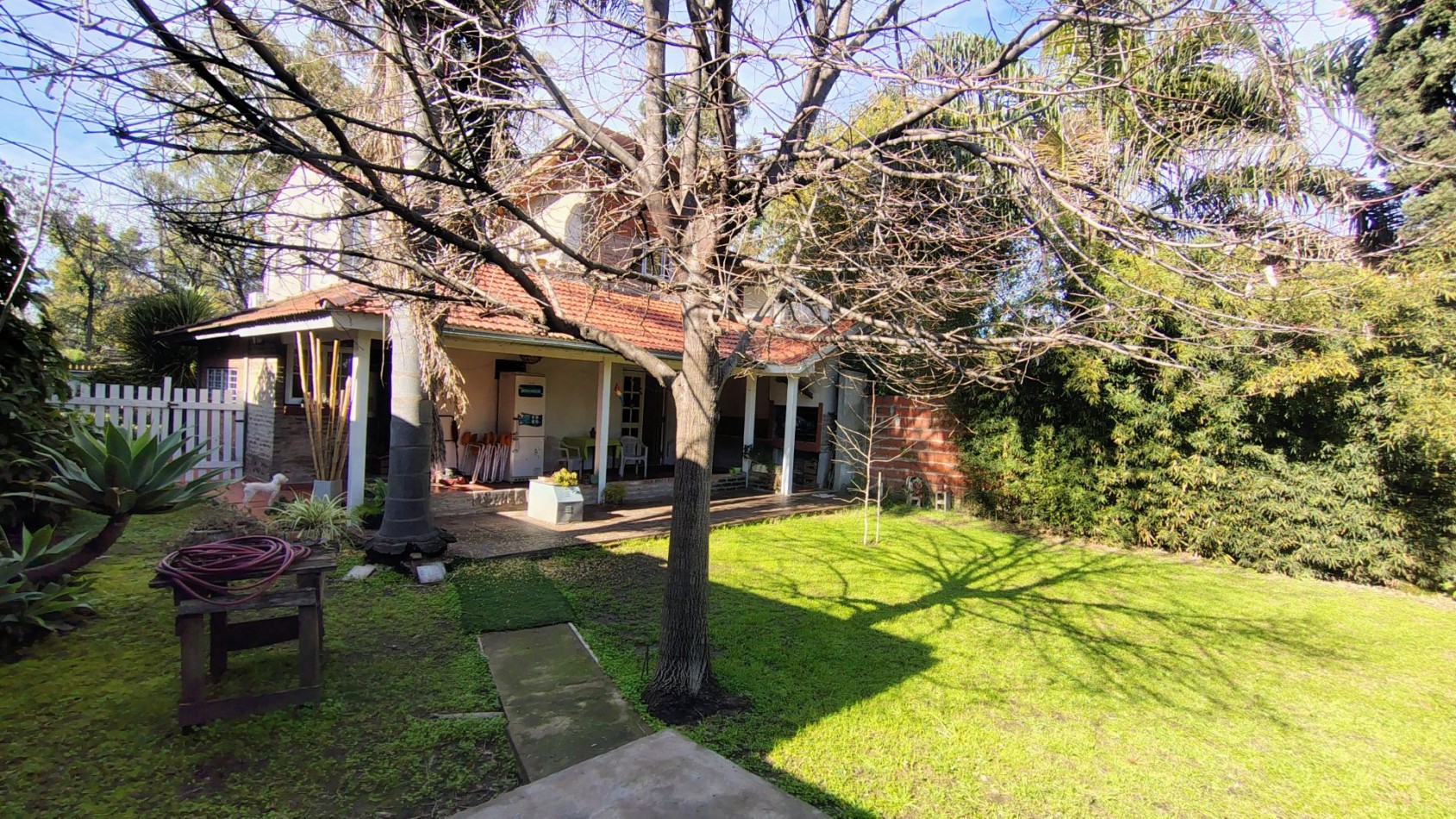 Venta Casa 3 ambientes Hurlingham Cochera