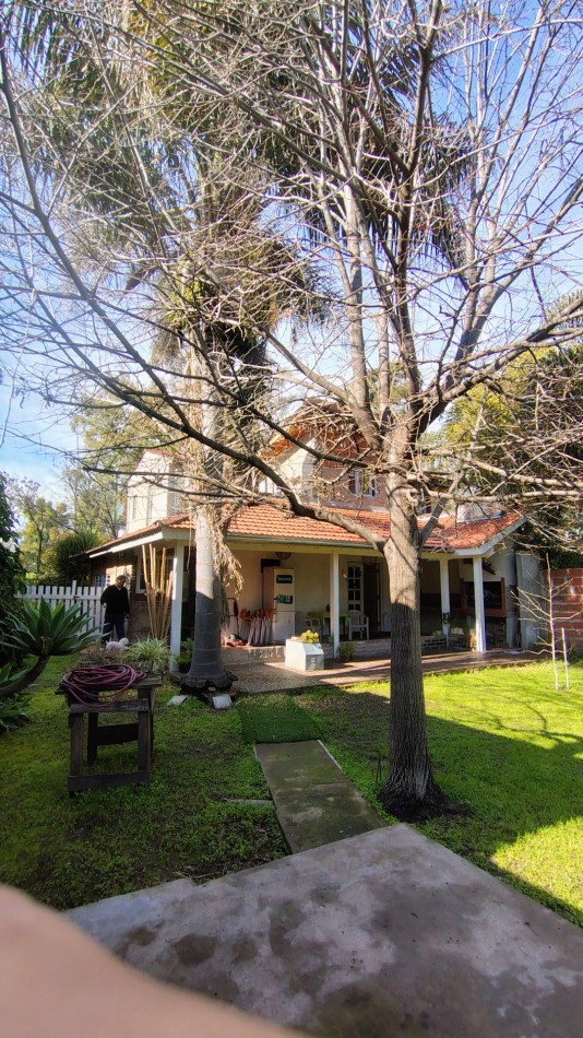 Venta Casa 3 ambientes Hurlingham Cochera