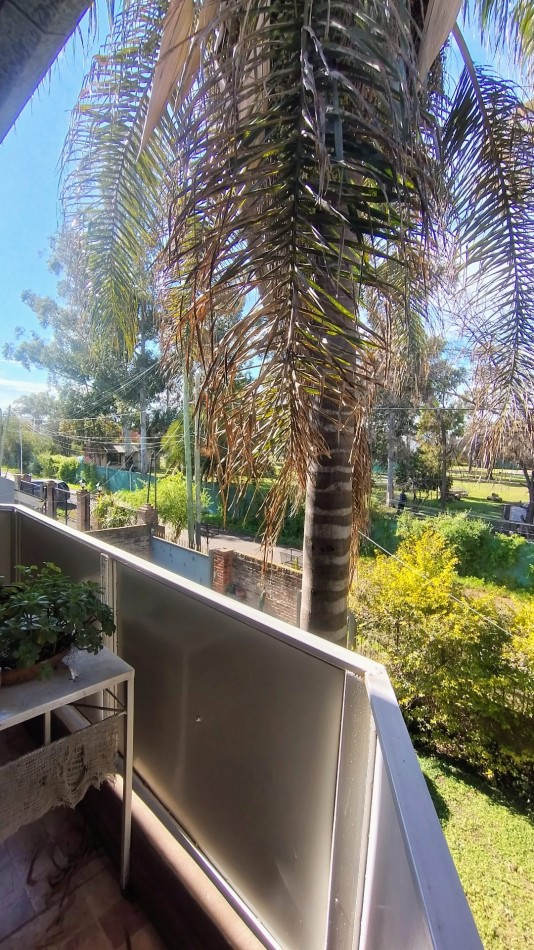 Venta Casa 3 ambientes Hurlingham Cochera