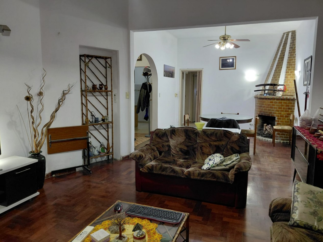 VENTA CASA 3 AMBIENTES HURLINGHAM CON DOBLE COCHERA
