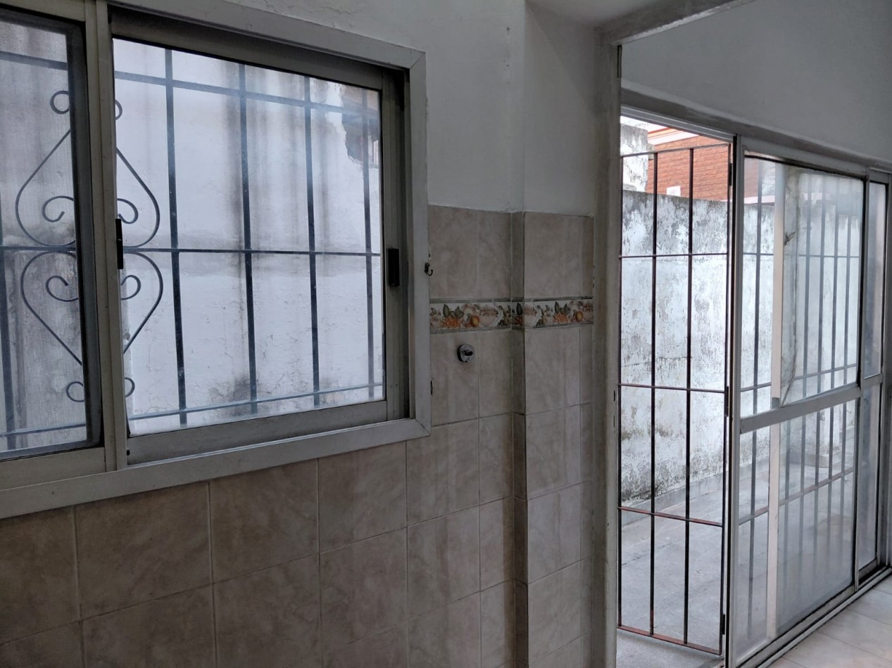 VENTA CASA 3 AMBIENTES HURLINGHAM CON DOBLE COCHERA